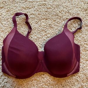Victoria Secret’s Lightly Lined Bra - 32DDD - NWT